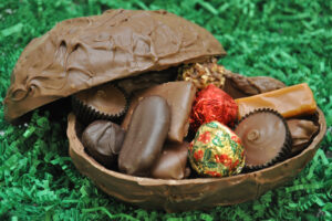 Chocolate Egg - Nuts & Chews